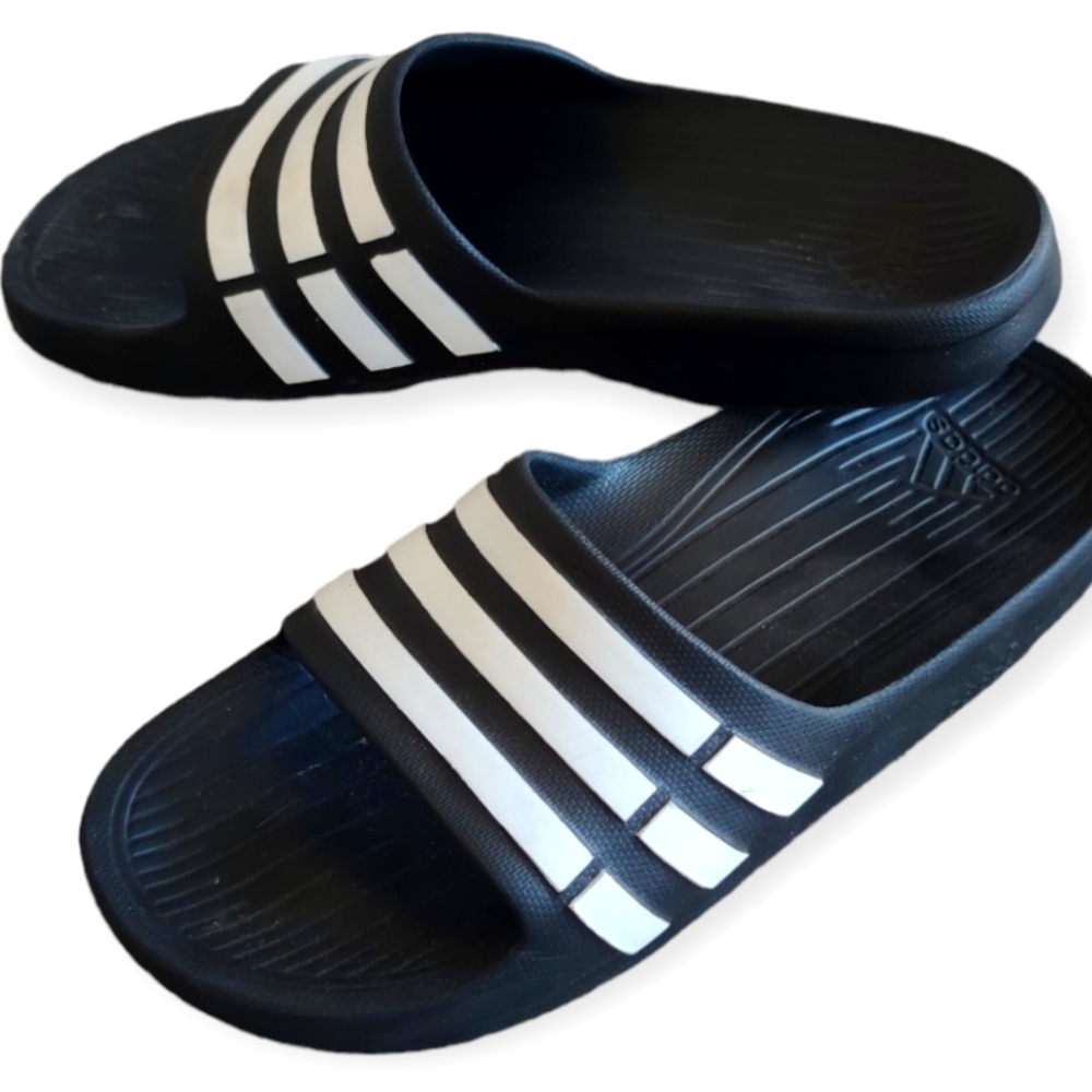 Youth Adidas Duramo Slides size 5